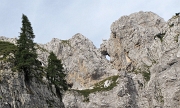 25 Il buco con la roccia attorno...